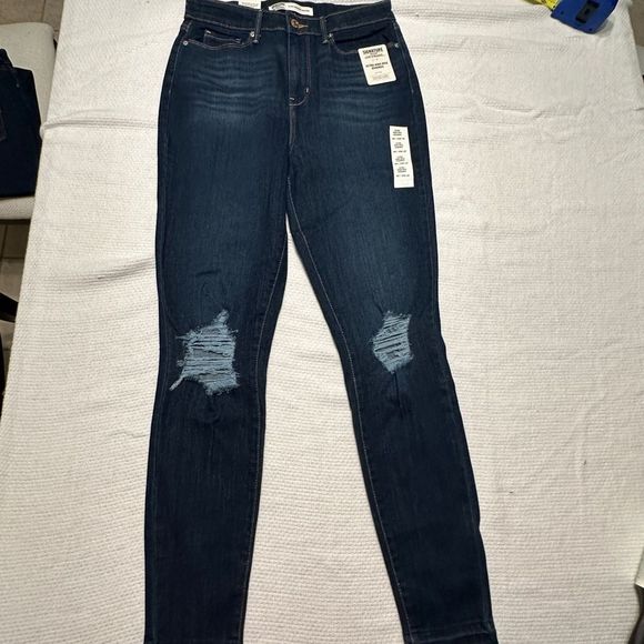 Levi's Blue Skinny Jeans with Distressed Details - Picture 3 of 15